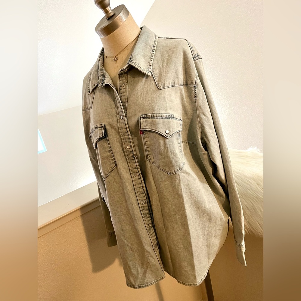NWT 2X Denim Pearl Button Long Sleeve Shirt
